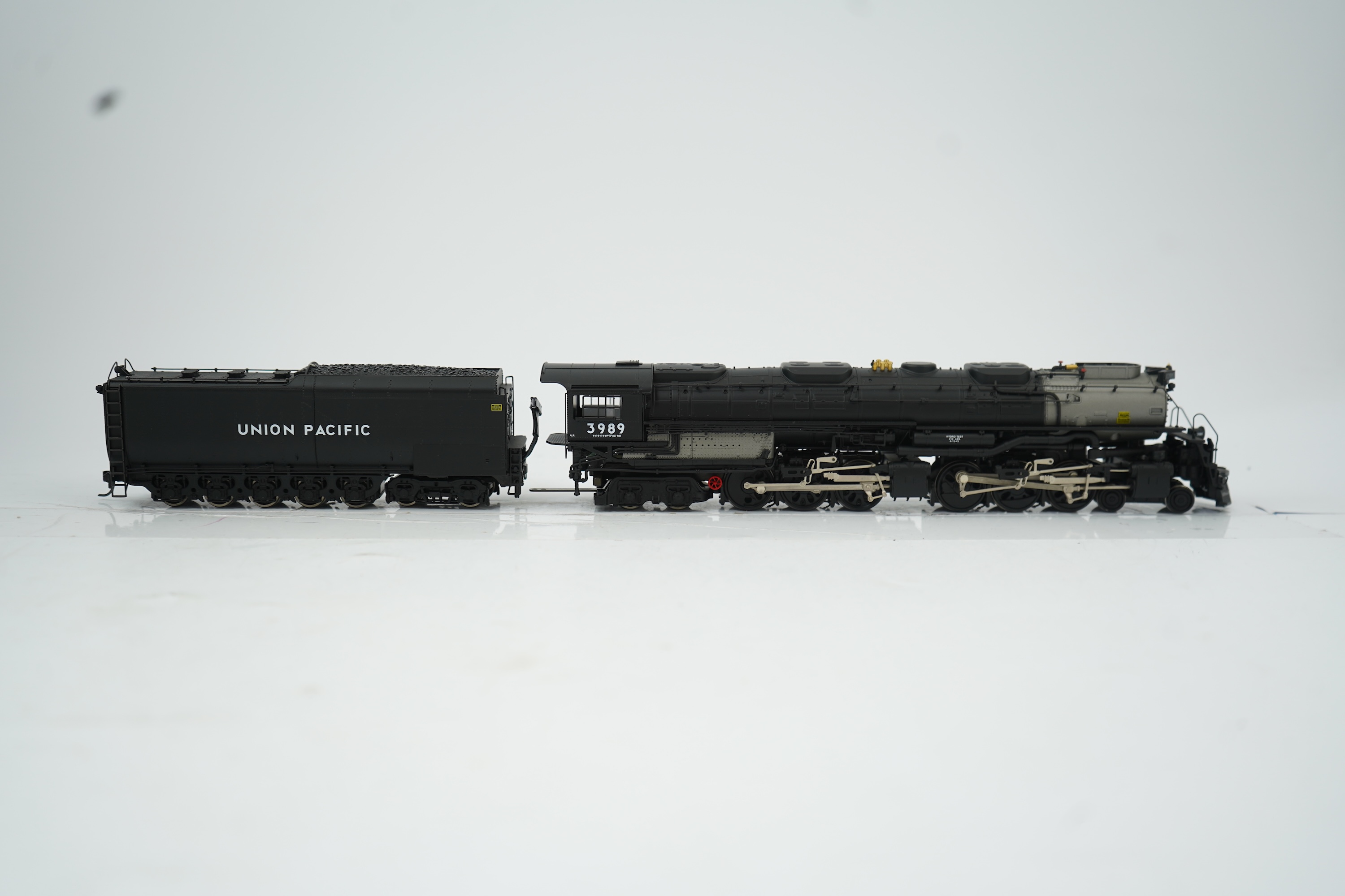 A boxed HO gauge Lionel (6-58001) model of Union Pacific Challenger, 3989, 4-6-6-4 tender locomotive, powered for two rail operation.